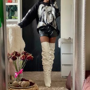 OVERSIZED KNIT SWEATER